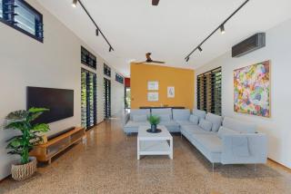 Tropic Pavilion - Breezy Designer Retreat near Beach - Parap - 3