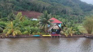 Fare Piti Les pieds dans le lagon - 5