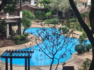 Spacious corner 2BR condo and balcony parking - Pasig - 2
