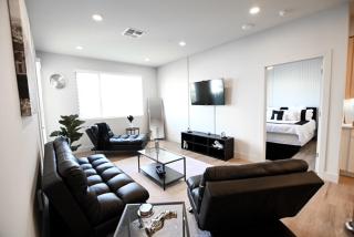 Modern upscale apartment in North Scottsdale - 9