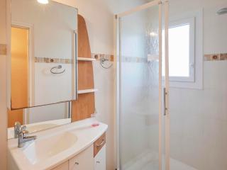 Maison Spacieuse pour 9 Pers. - Proche Plage, Parking, Terrasse - FR-1-323-584 - 2