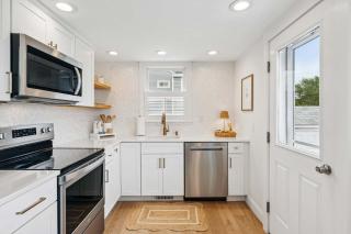 Simple Retreat 2 Min Walk to Beach AC Firepit - Newburyport - 9