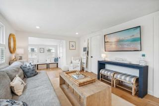 Simple Retreat 2 Min Walk to Beach AC Firepit - Newburyport - 5