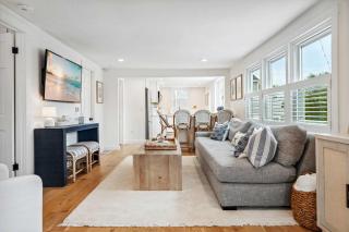 Simple Retreat 2 Min Walk to Beach AC Firepit - Newburyport - 3