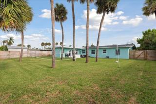 131 W Pasco Ln - Cocoa Beach - 2