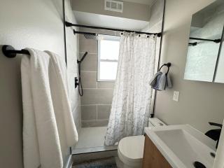 Great Updated 2BR Apartment in DC - Washington - 8