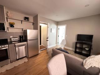 Great Updated 2BR Apartment in DC - Washington - 3