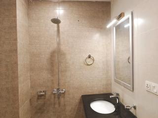Luxury View Hotel one Apartments - Rawalpindi - 4