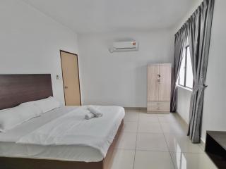 Marina Heights Hotel Residences by Manhattan Group - Lumut - 2