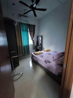 Ahmad Albab Homestay - 6