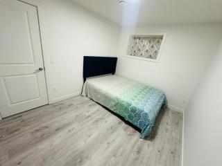 2 bedroom Basement Suite - Calgary - 4