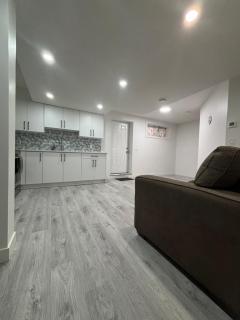 2 bedroom Basement Suite - Calgary - 2