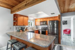8156 Ridgewood Ave - Cap Carnaveral - 5