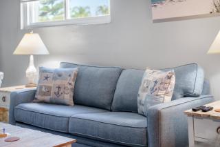 8156 Ridgewood Ave - Cap Carnaveral - 3