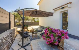 4 Bedroom Amazing Home In Baska - 3