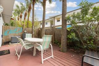 7660 Ridgewood Ave - Cap Carnaveral - 5