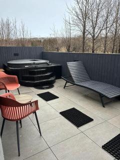 Eyja Mork - Stargazing Igloo with Hot Tub, BBQ and shared kitchen - Stora Mork - 7