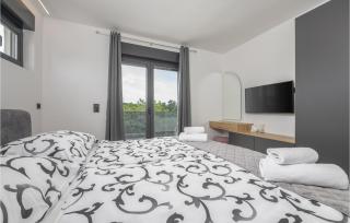 Lovely Home In Labin With Wifi - 1