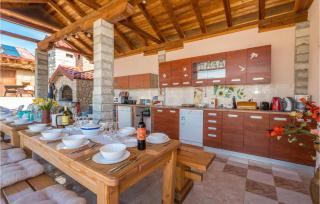 8 Bedroom Nice Home In Donja Jagodnja - 8