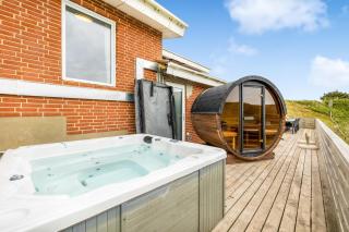 Family-Friendly Holiday Home With Indoor Pool And Outdoor Spa 100 Meters From The North Sea - 9