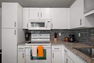 CozySuites Mill District with pool gym #13 - Minneapolis - 1