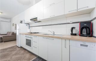 2 Bedroom Awesome Apartment In Bibinje - Bibinje - 6