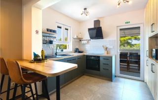 Nice Home In Maslinica With Kitchen - 6