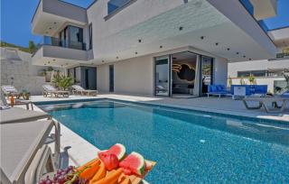 Nice Home In Marina With Kitchen - 2