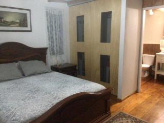 Mindo Ecuador Encantador Wooden Cottage 3Bd 2 - - 2