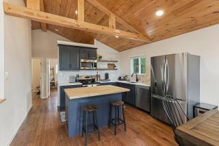 Pocono Chalet with Sauna/Hot Tub/Firepit/10+ Beds - 8