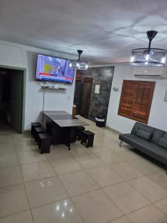 A three-bedroom house downtown - 9