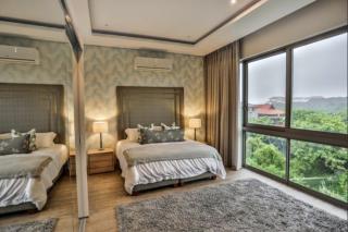 Luxury 4BR Home with Ocean Views, Pool and Hot Tub - Ballito - 2