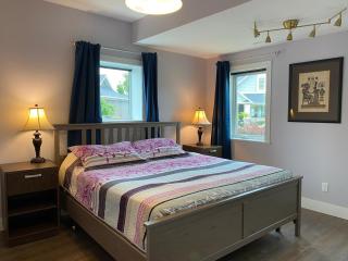 Relaxing Lakeview 2 bedroom entire suite - 7