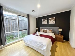 No 37 Endeavour Hills 4BR House - 5