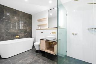 Sea view Beachfront apartment in surfers - Gold Coast - 2
