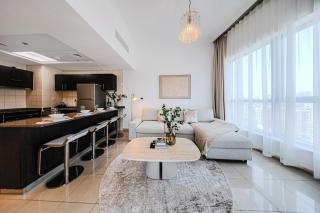 1BD Canal View for 4 in Bay Central, Dubai Marina - 5