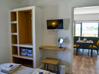 Harrys Den - Chapel St. Leonards - 1