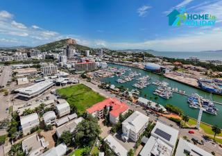 Coastal Breeze Apartment - Steps Away from City Stadium & Ferry - Townsville - 3