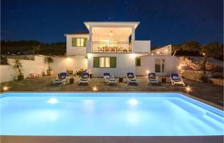 Nice Home In Splitska-Supetar With Wifi - 1