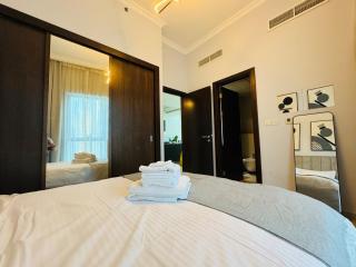 Bay Central Sea and Canal View, Dubai Marina - 7