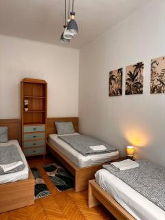 Family & Group Flat with Terrace near Main Station - 6