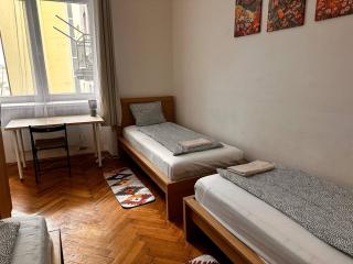 Family & Group Flat with Terrace near Main Station - Brno - 1