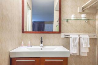 Howard Johnson Inn by Wyndham Kingston - 7