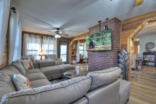 Moon Tower Cabin - Beautiful Water Views Firepit More - Blairsville - 5