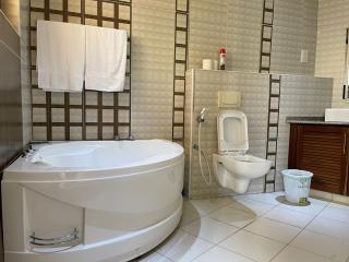 BeachLuxe 3bdr Pool Beach Access - 5