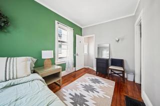 Well-Lit Bedroom near Transit and Charles River - Boston - 3