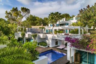 Peace and tranquillity in the prestigious Roca Lisa region of the White Isle - Santa Eularia des Riu - 0