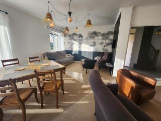 Saint Much Much- 6 People - 8