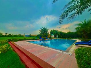 The Four Season Resort, Vrindavan - A Hidden Gem Nested in Nature's Lap - Vrindāvan - 0