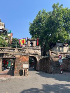 Moon Homestay, old quarter, with large balcony - 9